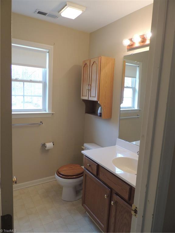 7606 Keating Drive Oak Ridge, NC 27310 - Photo 18 of 30 2nd Floor Hall Bath