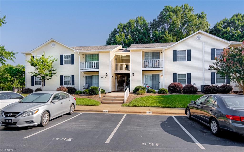 5643 Hornaday Road, Unit G Greensboro, NC 27409 - Photo 4 of 29 Gallery Image 4