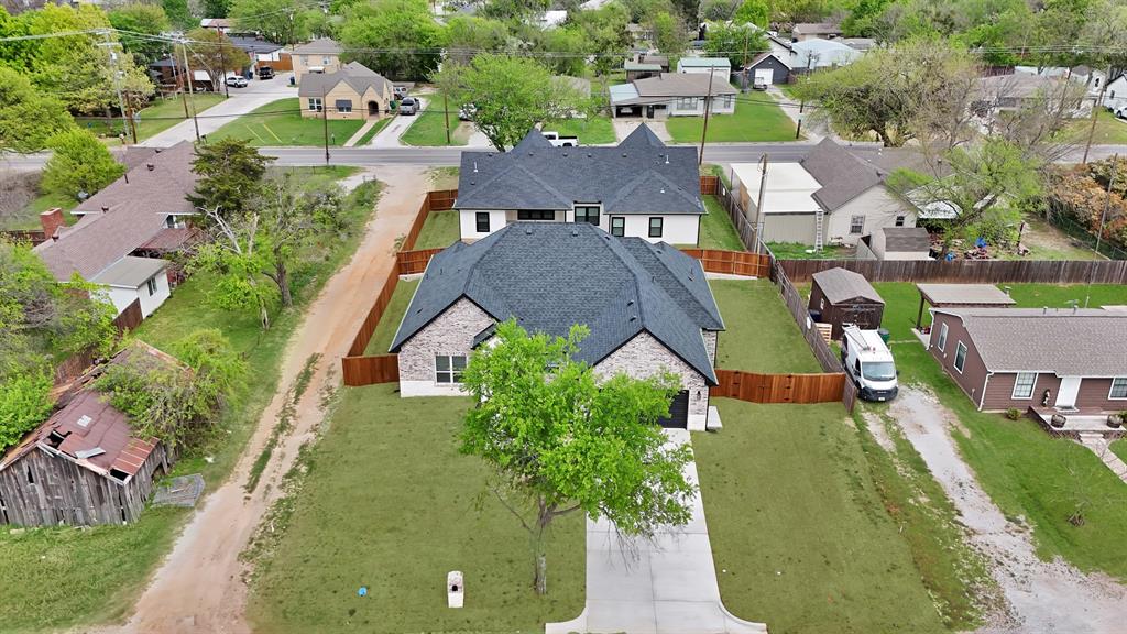 906 North State Street Decatur, TX 76234 - Photo 3 of 40