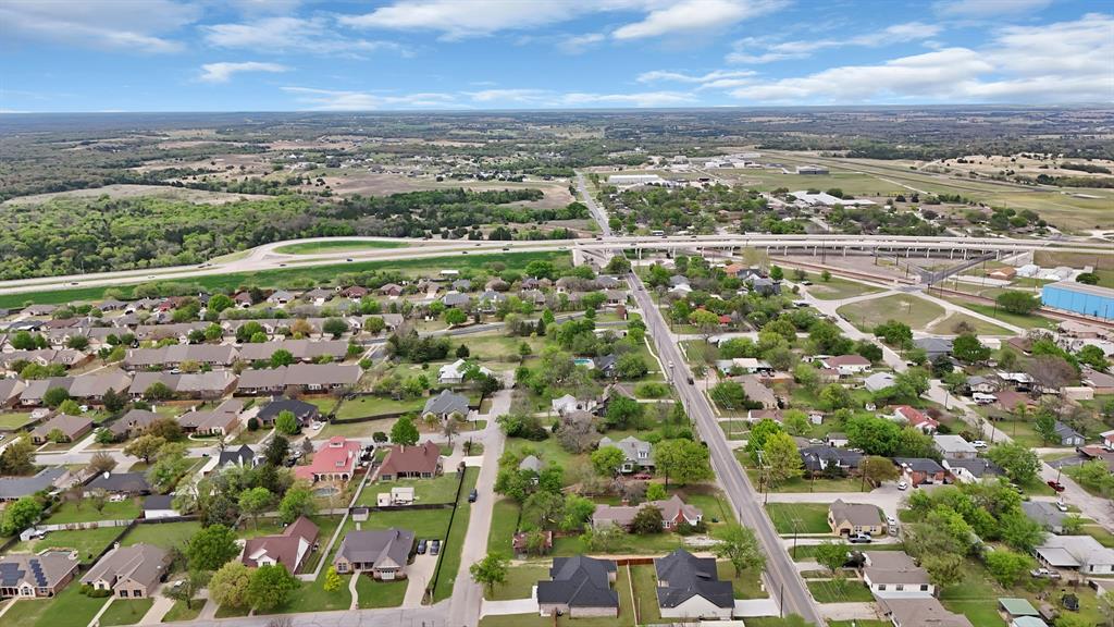 906 North State Street Decatur, TX 76234 - Photo 6 of 40