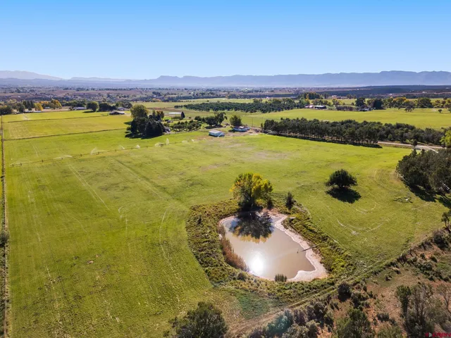 a view of an ocean and a mountain view