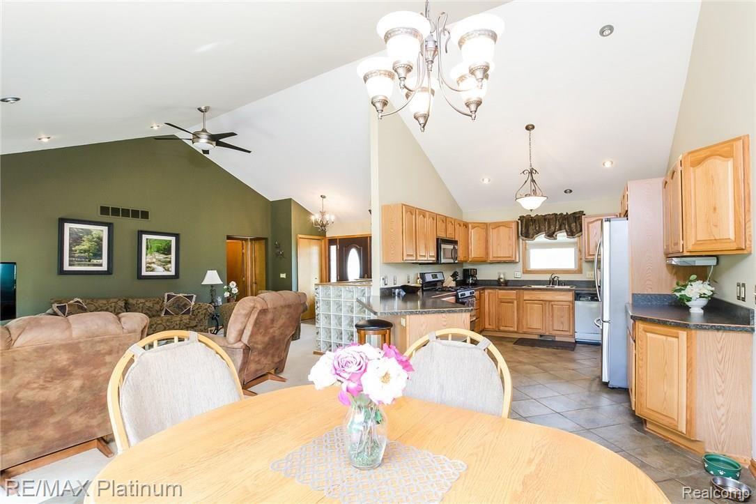 5655 West Coon Lake Road Howell, MI 48843 - Photo 6 of 36 006-Dining_Room-4613674-medium.jpg