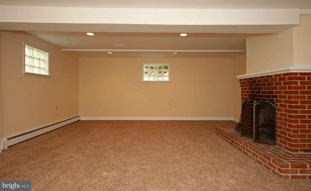 15903 Bond Mill Road Laurel, MD 20707 - Photo 12 of 21 Rec room