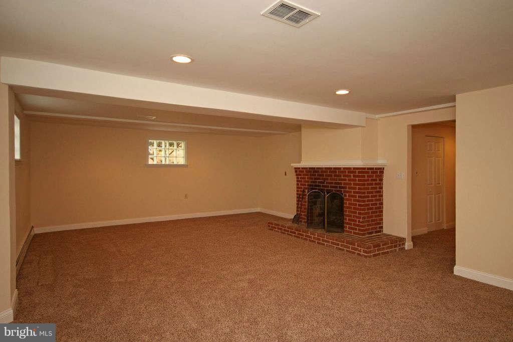 15903 Bond Mill Road Laurel, MD 20707 - Photo 13 of 21 Rec room