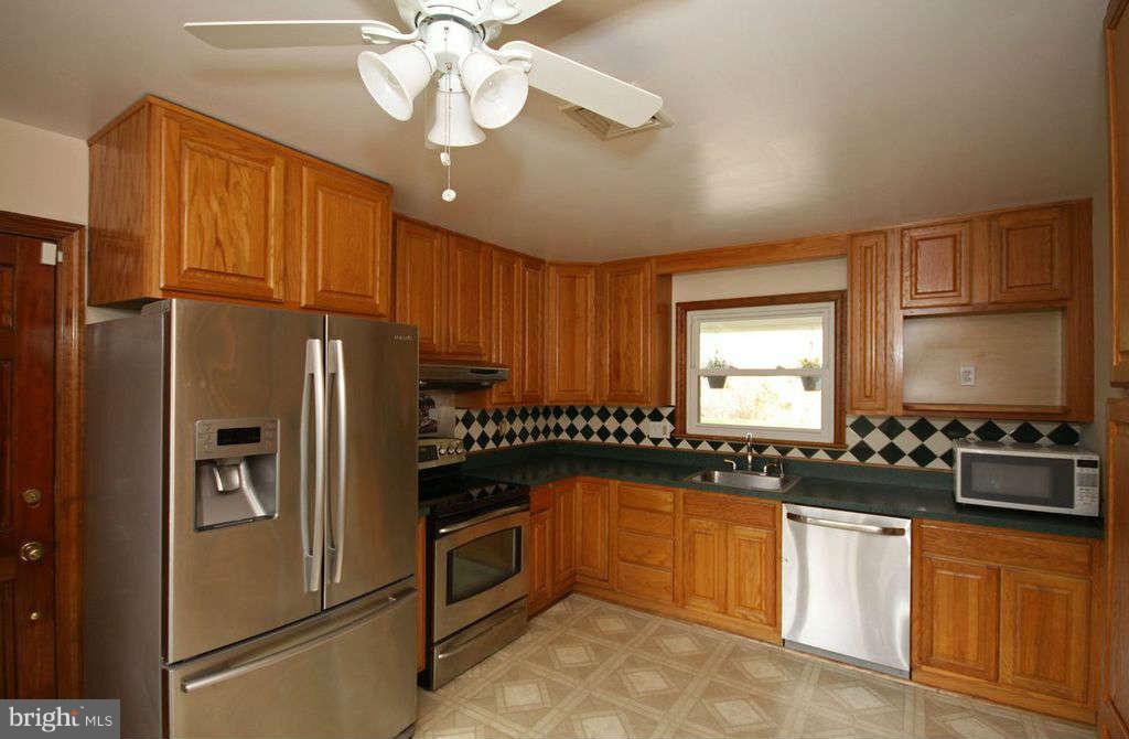 15903 Bond Mill Road Laurel, MD 20707 - Photo 5 of 21 Kitchen