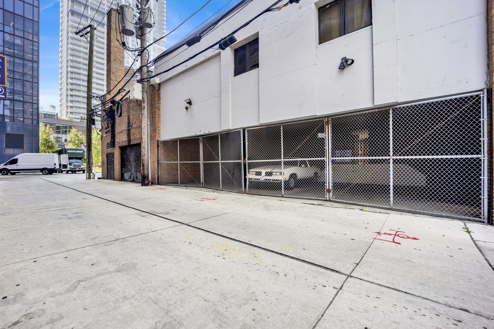 225 West Division Street Chicago, IL 60610 - Photo 7 of 13 a view of an entryway with a building