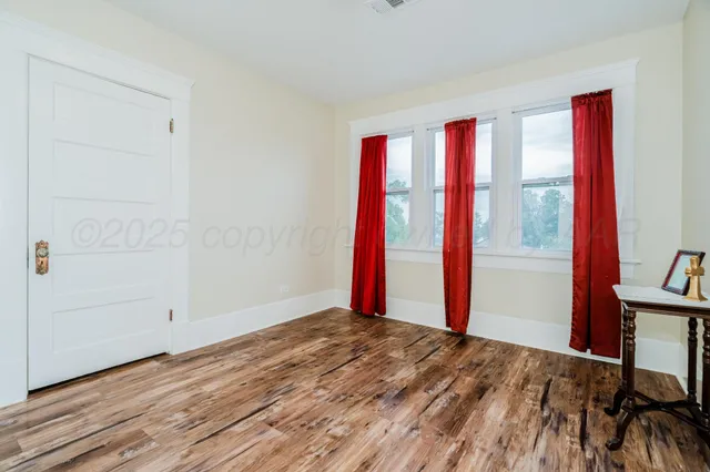 $295,000 | 603 East 5th Street, Hereford, TX 79045