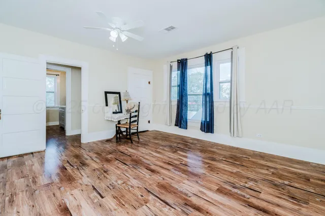 $295,000 | 603 East 5th Street, Hereford, TX 79045