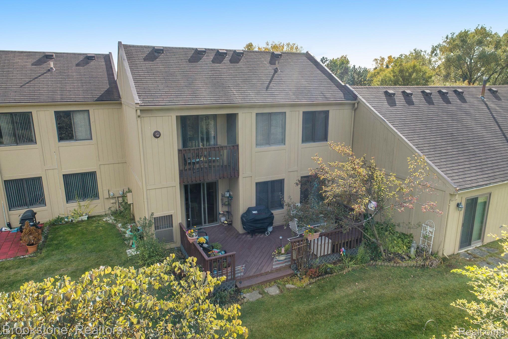 2285 Rochelle Park Drive, Unit 122 Rochester, MI 48309 - Photo 8 of 32 DJI_0875.jpg