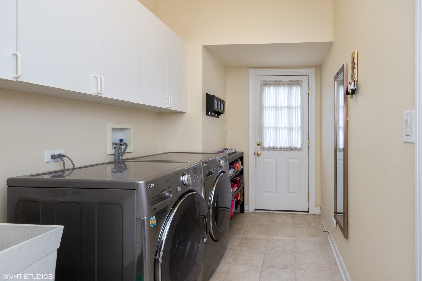 38 Long Cove Drive Lemont, IL 60439 - Photo 19 of 24 a utility room with dryer and washer