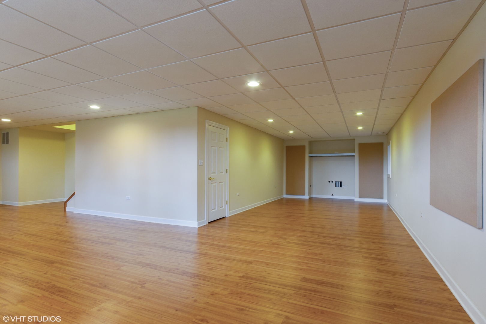 38 Long Cove Drive Lemont, IL 60439 - Photo 21 of 24 a view of a hallway with wooden floor