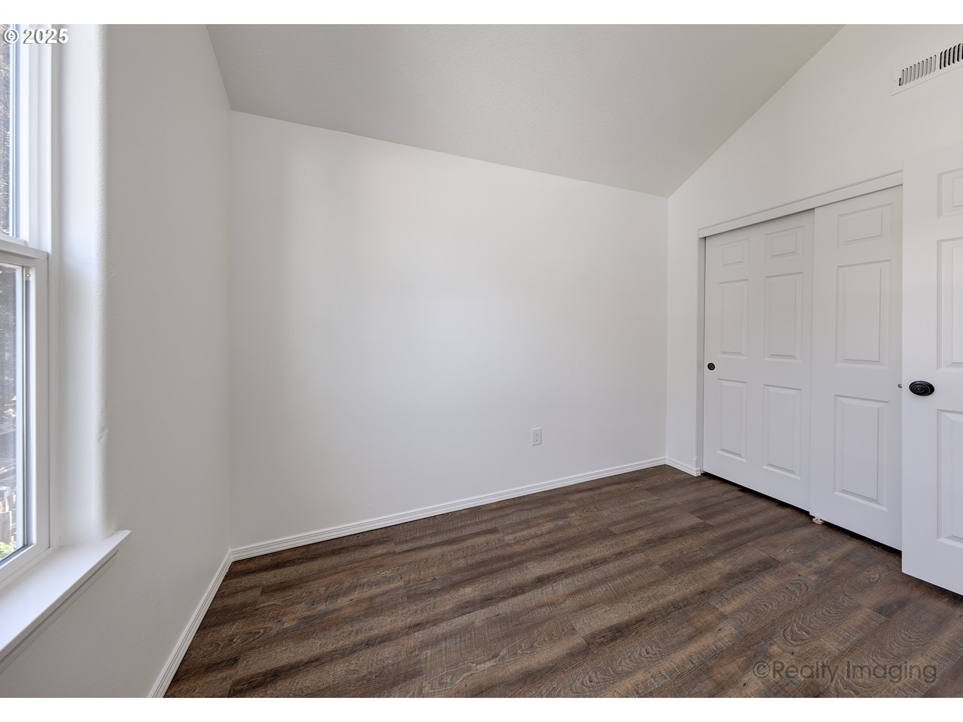 17893 Southwest Wakem Street Beaverton, OR 97003 - Photo 12 of 16 a view of an empty room