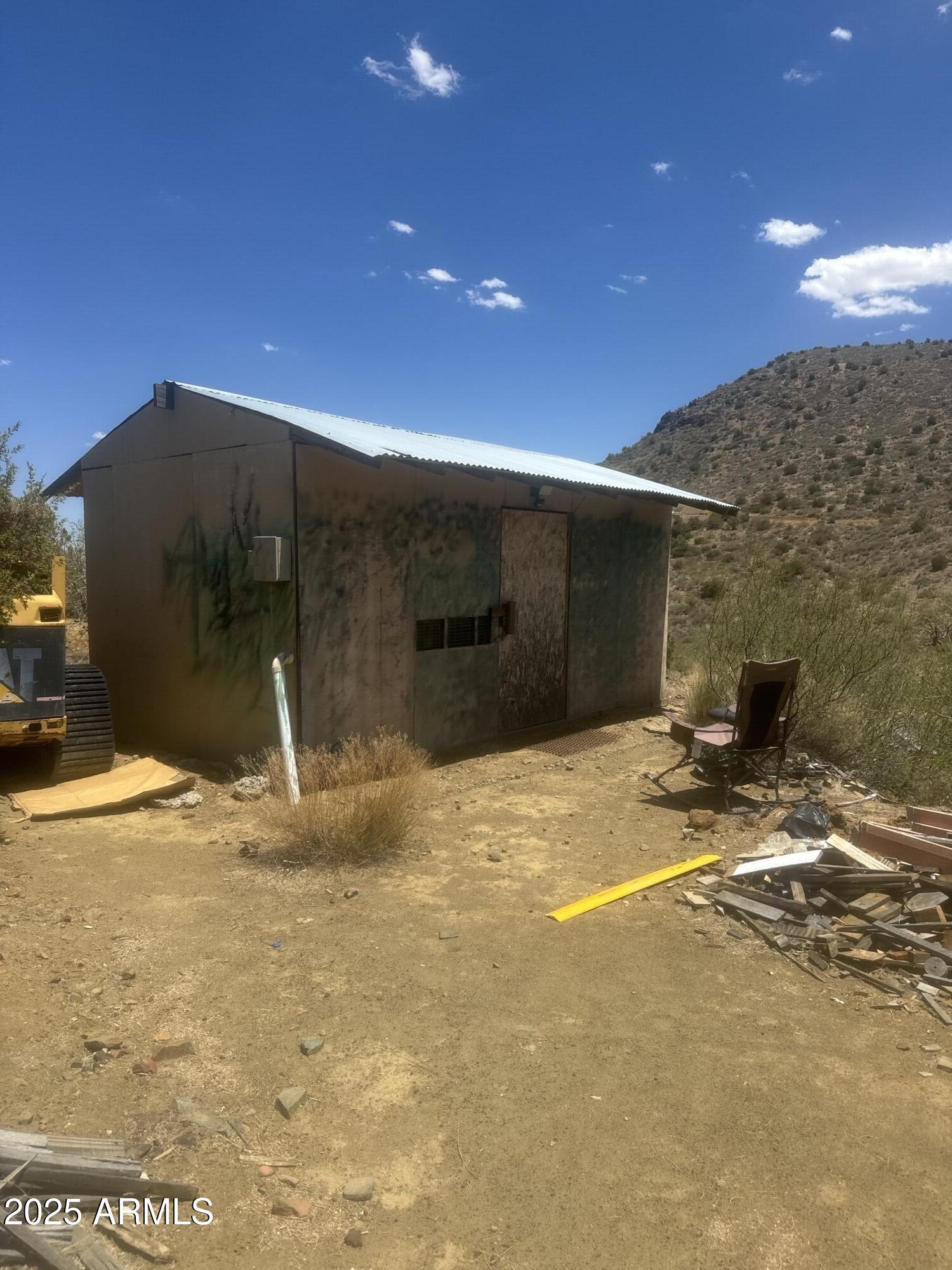 98 Copper Canyon Ranch Road Globe, AZ 85501 - Photo 11 of 20 a view of a indoor basketball court