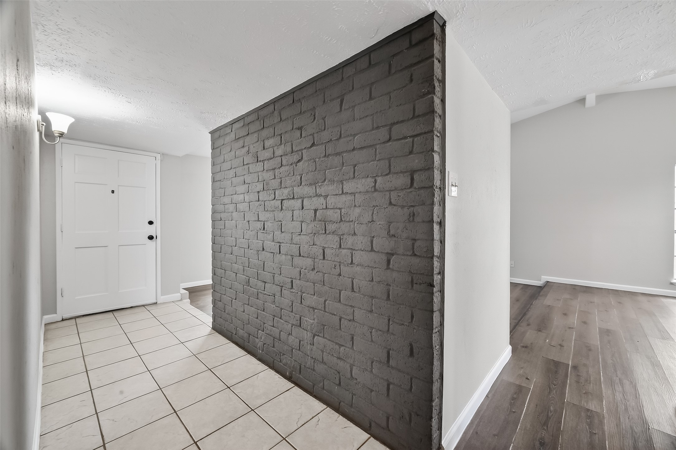 14034 Lourdes Drive Houston, TX 77049 - Photo 4 of 31