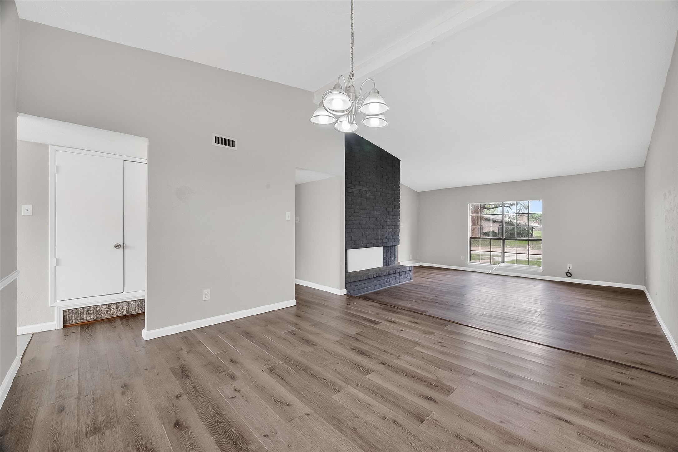 14034 Lourdes Drive Houston, TX 77049 - Photo 8 of 31