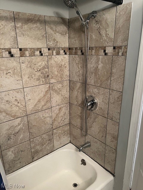 13623 Thraves Road Garfield Heights, OH 44125 - Photo 9 of 23 Bathroom with tiled shower / bath