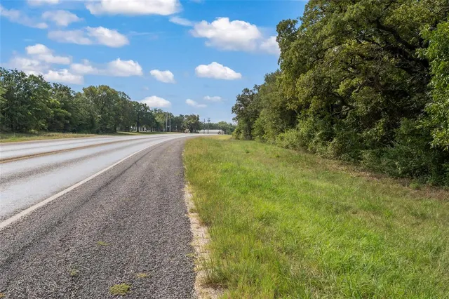 a view of an outdoor space and a yard