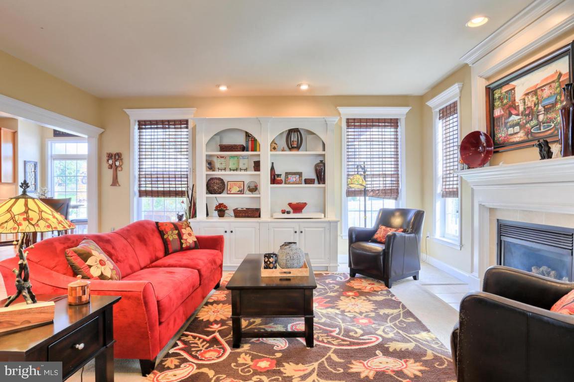 305 Bloomfield Drive Lititz, PA 17543 - Photo 3 of 30 Gallery Image 3