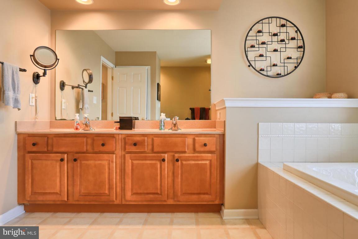 305 Bloomfield Drive Lititz, PA 17543 - Photo 22 of 30 Gallery Image 22