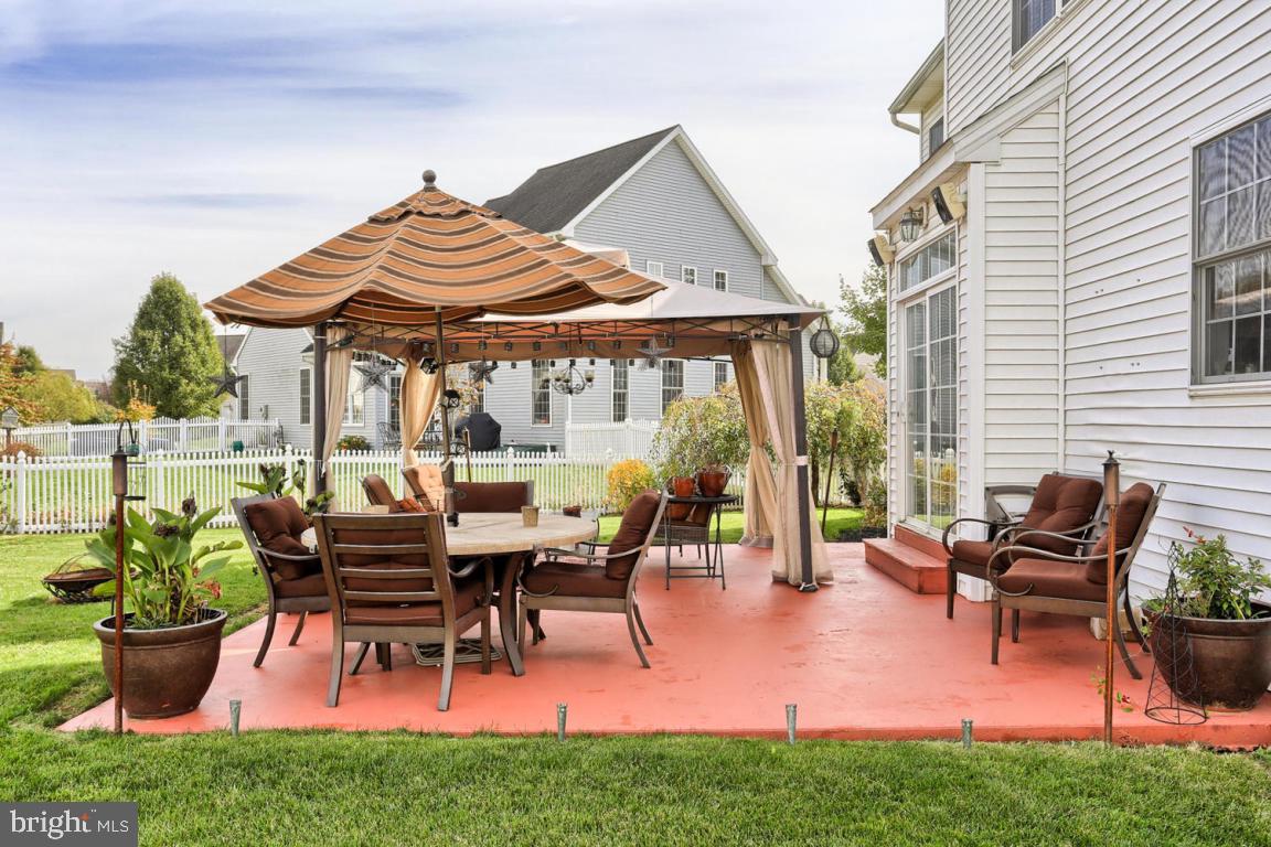 305 Bloomfield Drive Lititz, PA 17543 - Photo 8 of 30 Gallery Image 8