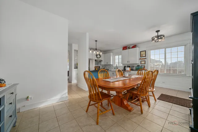 $399,000 | 908 South Arlington Drive, Round Lake, IL 60073