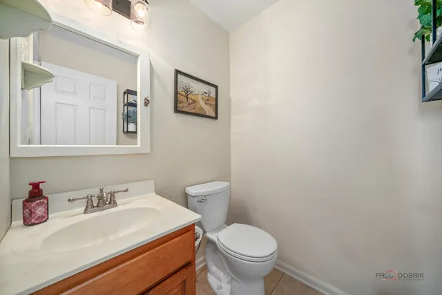 $399,000 | 908 South Arlington Drive, Round Lake, IL 60073