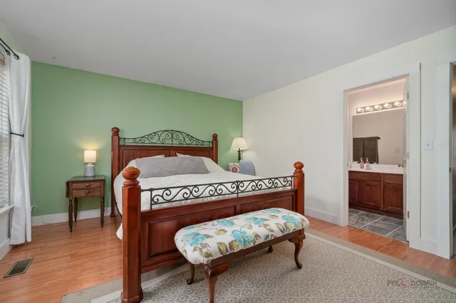 $399,000 | 908 South Arlington Drive, Round Lake, IL 60073