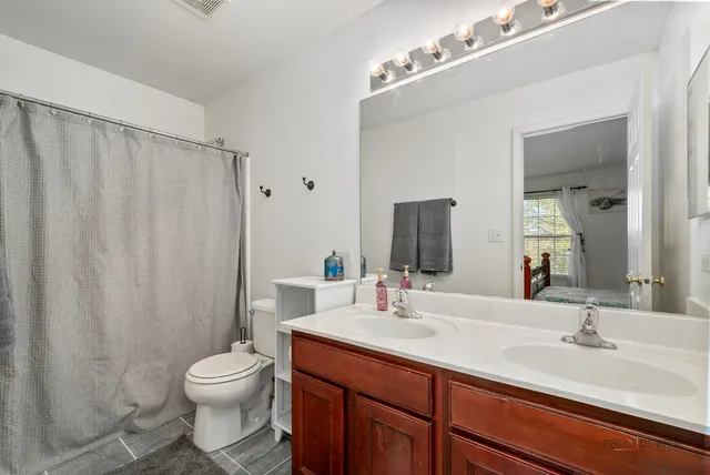 $399,000 | 908 South Arlington Drive, Round Lake, IL 60073