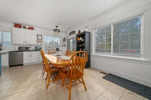 $399,000 | 908 South Arlington Drive, Round Lake, IL 60073