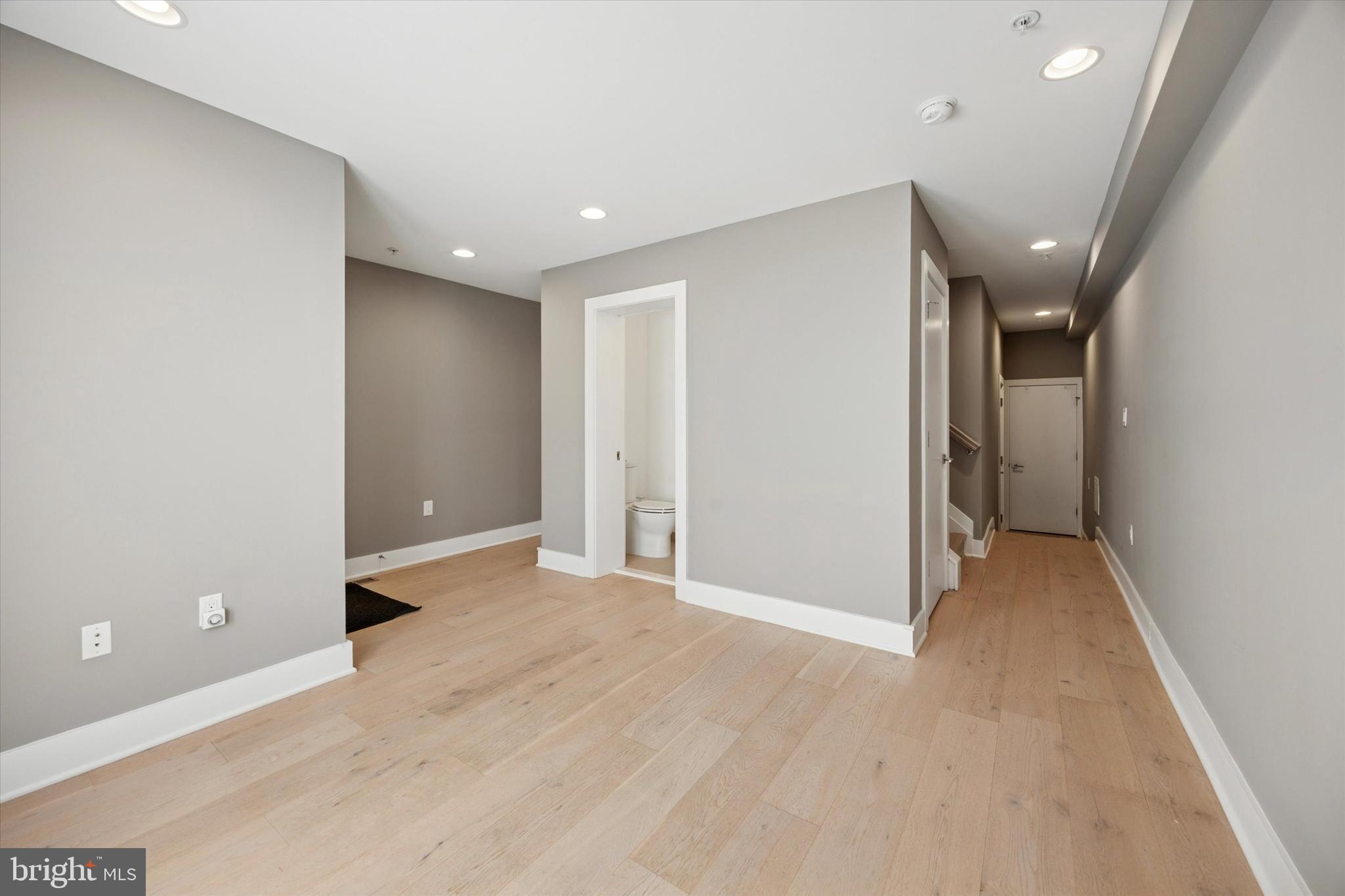 152 North Front Street Philadelphia, PA 19106 - Photo 12 of 25