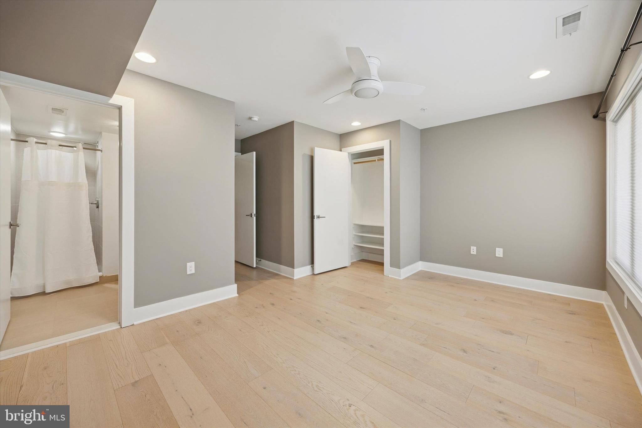 152 North Front Street Philadelphia, PA 19106 - Photo 19 of 25 an empty room with fan and entrance