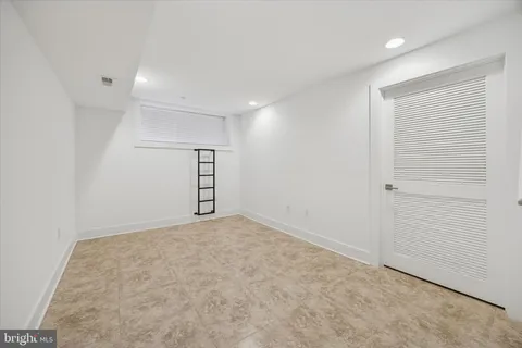 an empty room with a empty space