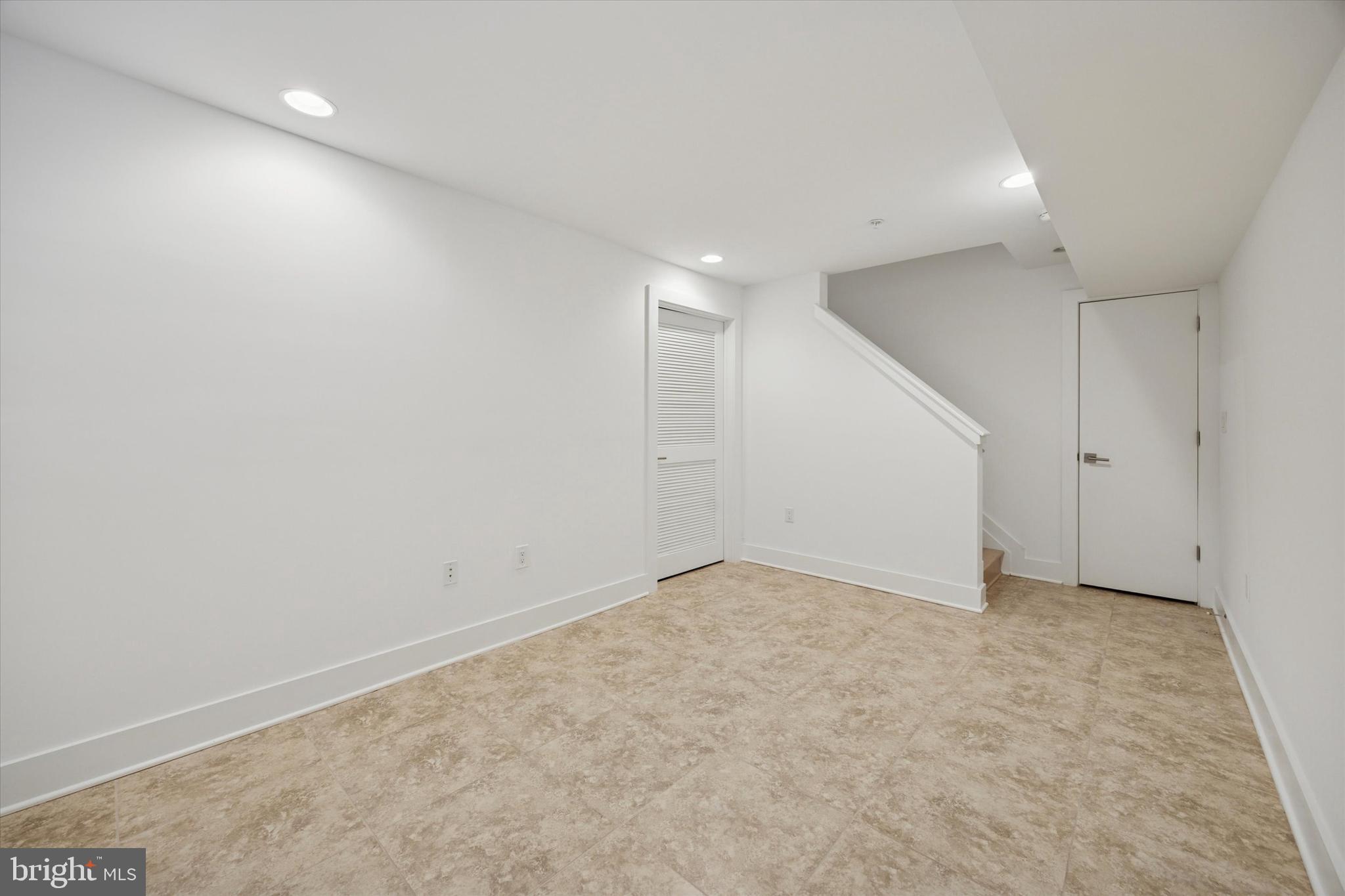 152 North Front Street Philadelphia, PA 19106 - Photo 21 of 25 an empty room with an entryway