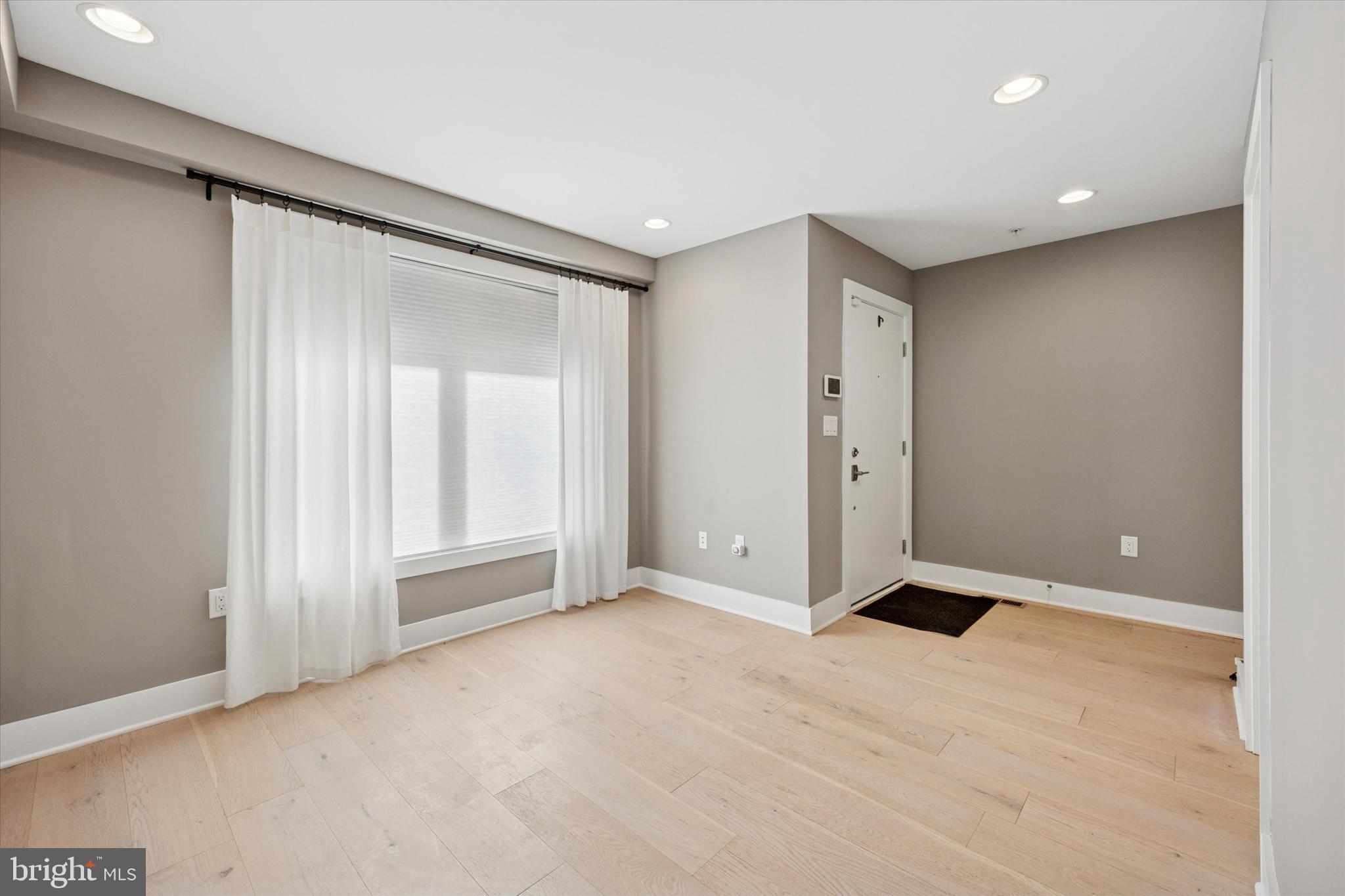 152 North Front Street Philadelphia, PA 19106 - Photo 22 of 25