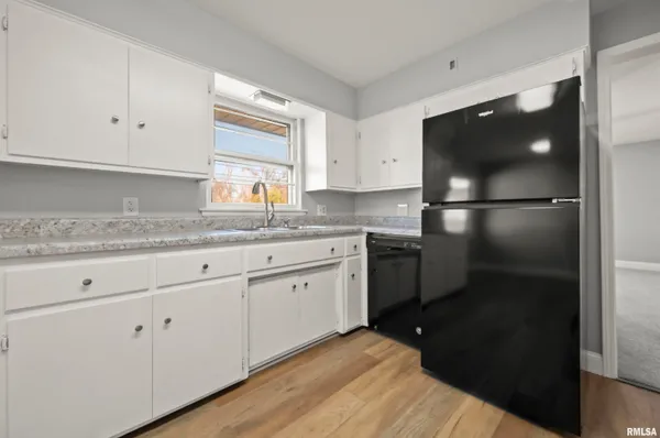 $189,900 | 1021 West Westwood Drive, Peoria, IL 61614