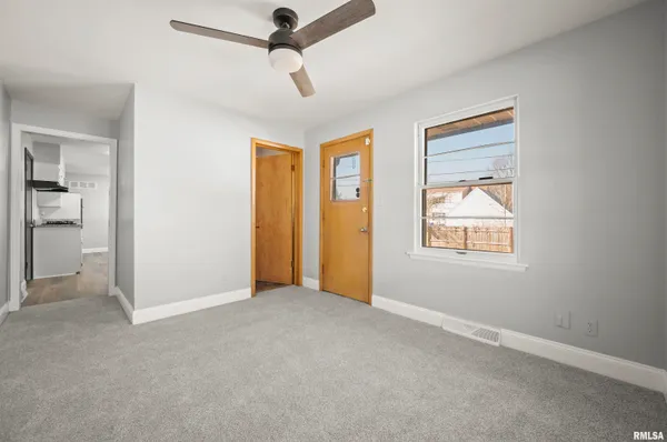 $189,900 | 1021 West Westwood Drive, Peoria, IL 61614