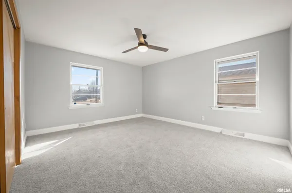 $189,900 | 1021 West Westwood Drive, Peoria, IL 61614