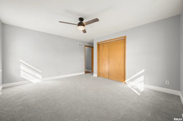 $189,900 | 1021 West Westwood Drive, Peoria, IL 61614