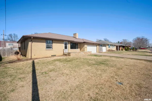 $189,900 | 1021 West Westwood Drive, Peoria, IL 61614