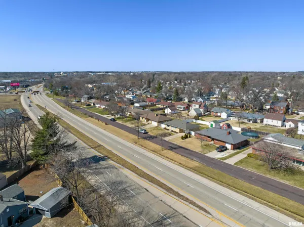 $189,900 | 1021 West Westwood Drive, Peoria, IL 61614