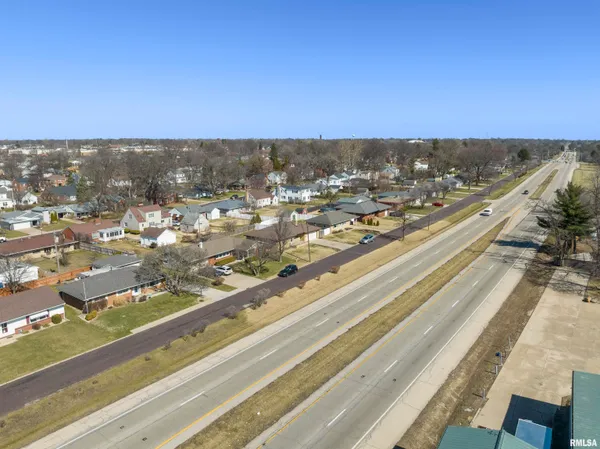 $189,900 | 1021 West Westwood Drive, Peoria, IL 61614