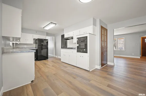 $189,900 | 1021 West Westwood Drive, Peoria, IL 61614