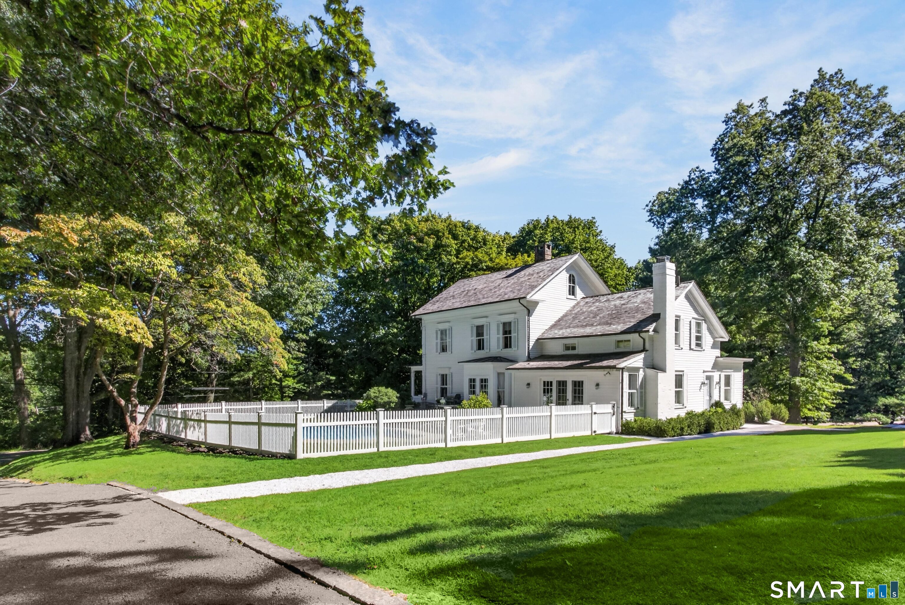 999 Bronson Road Fairfield, CT 06824 - Photo 32 of 39 Gallery Image 32