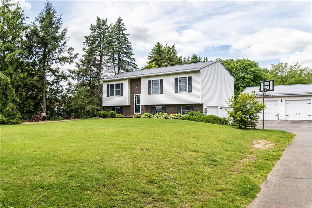 229 Holyoke Road Butler, PA 16001 - Photo 1 of 29 Gallery Image 1