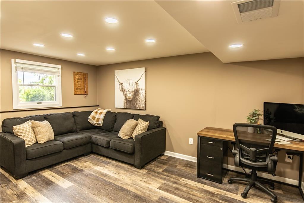 229 Holyoke Road Butler, PA 16001 - Photo 15 of 29 Gallery Image 15
