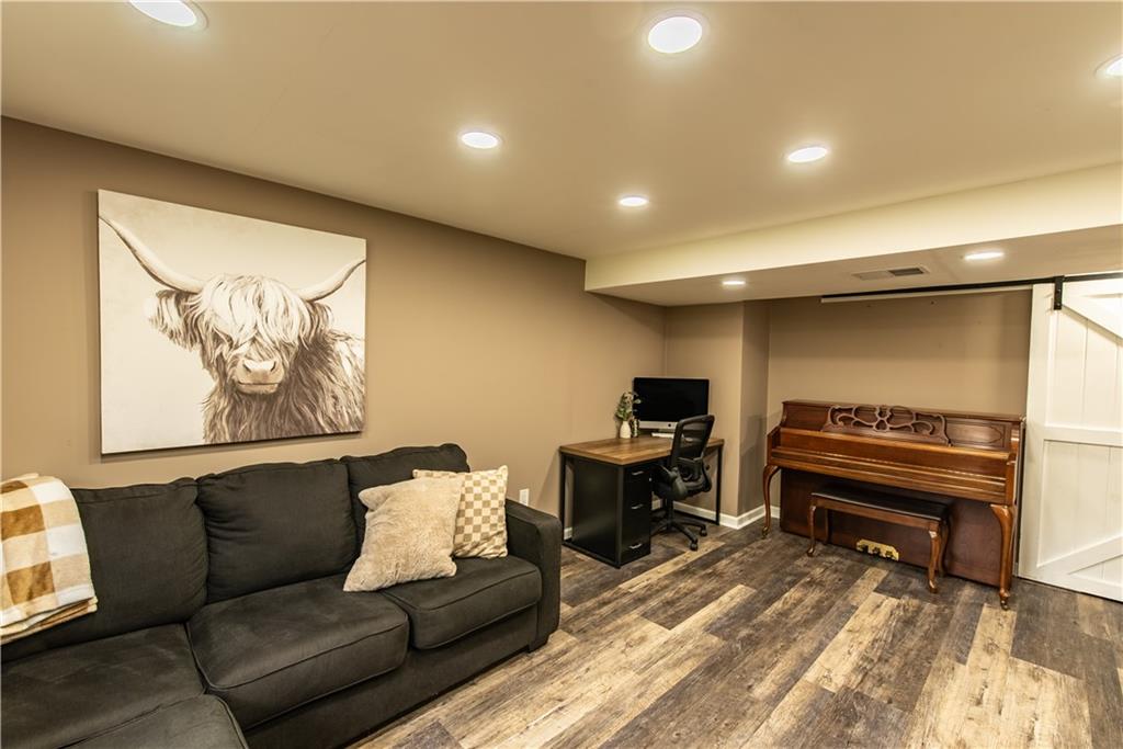 229 Holyoke Road Butler, PA 16001 - Photo 16 of 29 Gallery Image 16