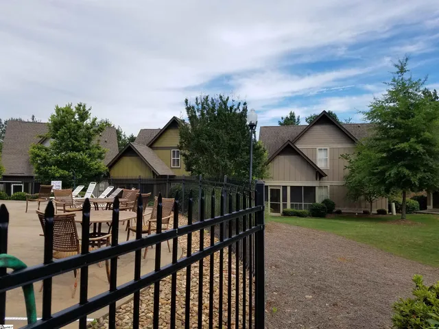 $2,400 | 101 West Lane Road, Clemson, SC 29631