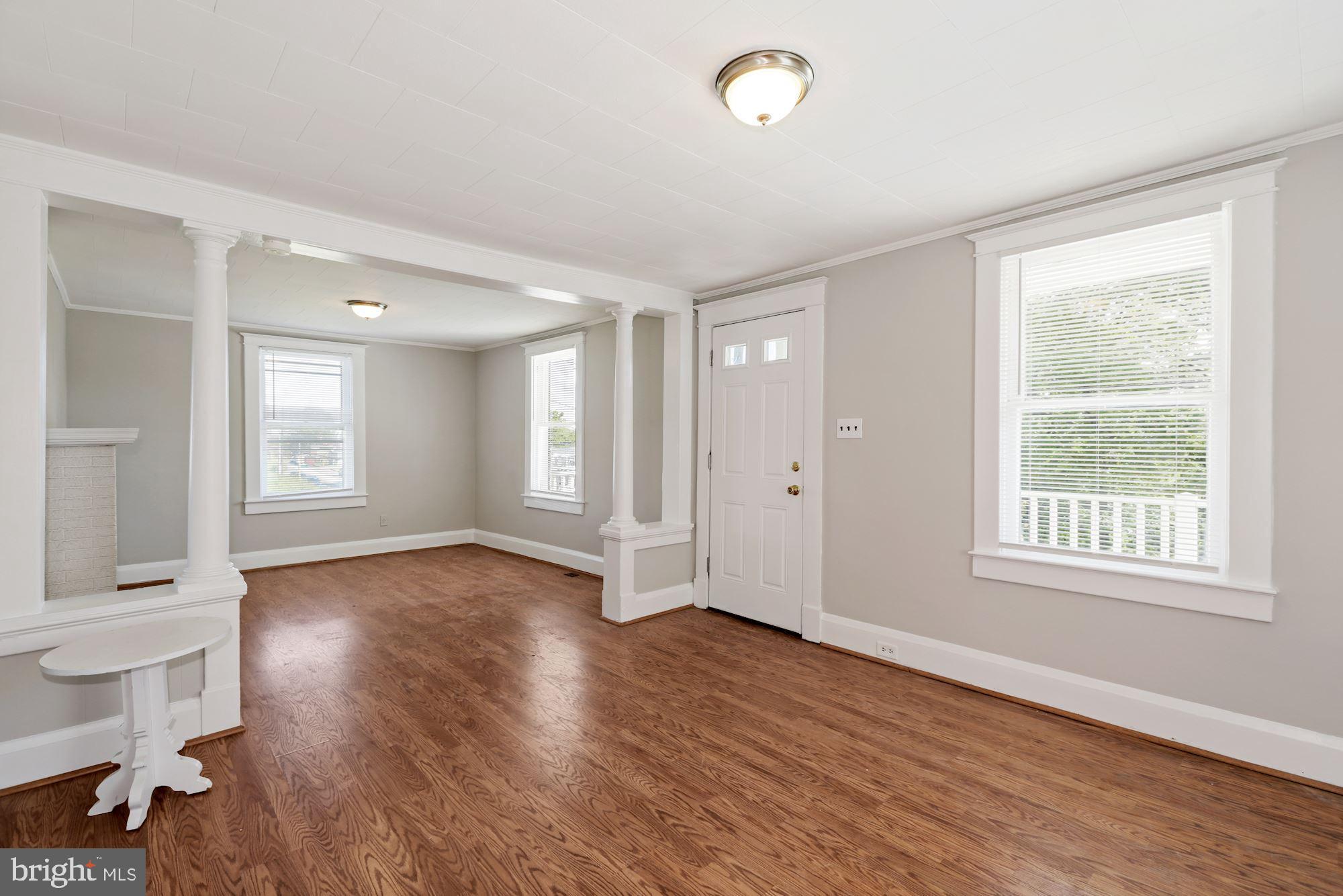 2710 Georgetown Road Baltimore, MD 21230 - Photo 2 of 29 Living Room