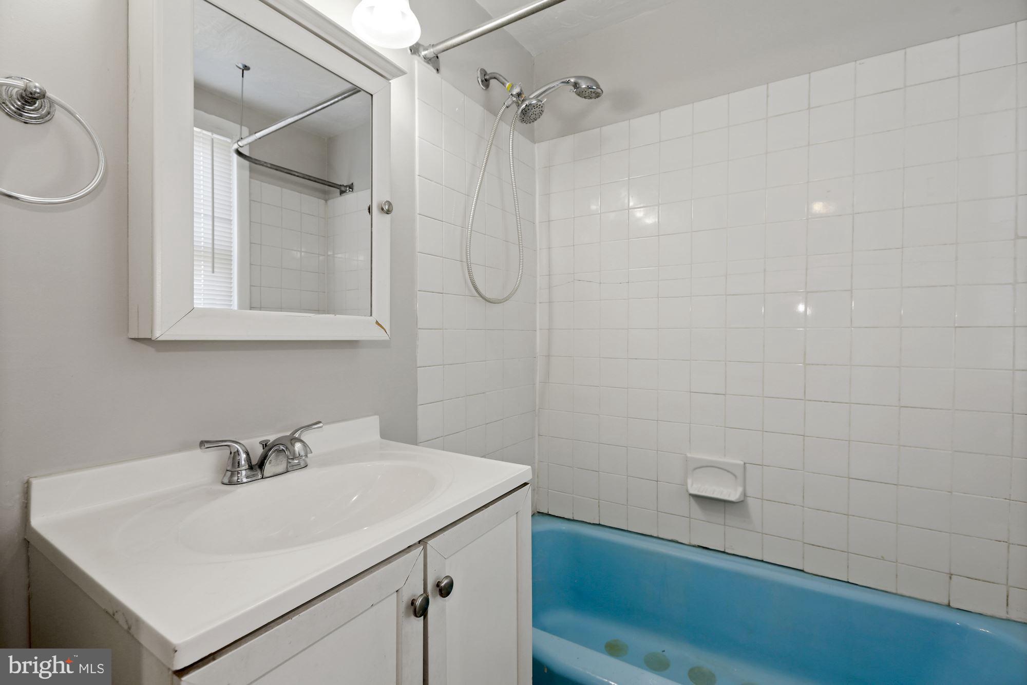2710 Georgetown Road Baltimore, MD 21230 - Photo 17 of 29 Full Bath
