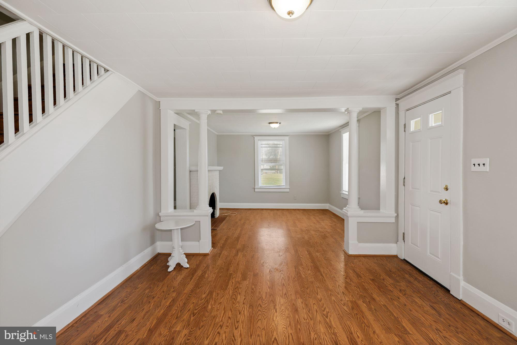2710 Georgetown Road Baltimore, MD 21230 - Photo 3 of 29 Living Room
